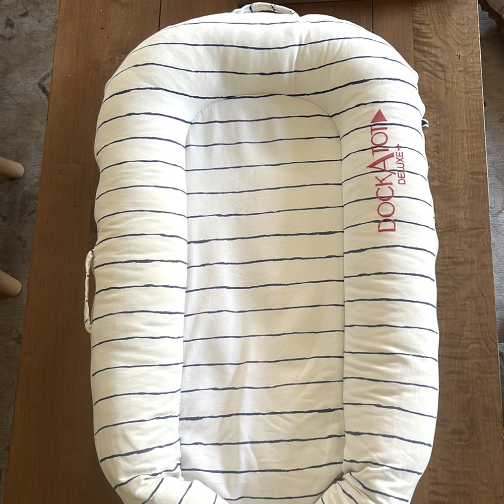 DockAtot Deluxe + stage 1 baby dock unisex with extra cover!